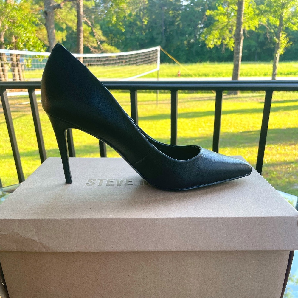 Steve Madden black heels